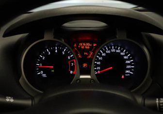 Подержанный автомобиль Nissan Juke 2013 года (9 фото)