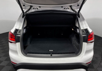 Подержанный автомобиль BMW X1 2020 года (9 фото)
