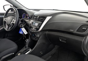 Подержанный автомобиль Hyundai Solaris Sedan 2014 года (13 фото)