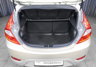 Подержанный автомобиль Hyundai Solaris Hatchback 2013 года (10 фото)