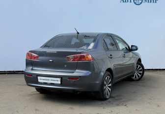 Подержанный автомобиль Mitsubishi Lancer Sedan 2008 года (5 фото)