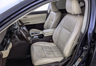 Подержанный автомобиль Lexus ES 2017 года (20 фото)