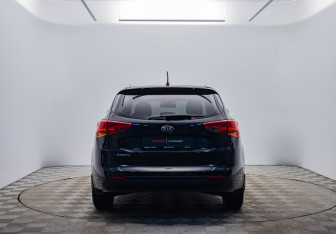 Подержанный автомобиль Kia Ceed Wagon 2015 года (6 фото)