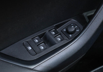 Подержанный автомобиль Skoda Karoq 2020 года (16 фото)