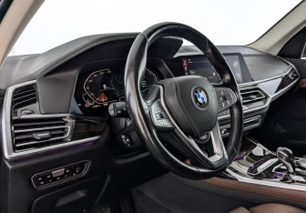 Подержанный автомобиль BMW X7 2019 года (16 фото)