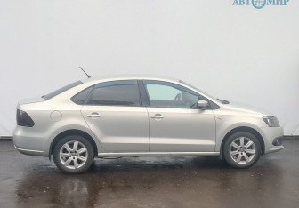 Подержанный автомобиль Volkswagen Polo Sedan 2013 года (4 фото)