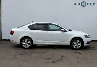 Подержанный автомобиль Skoda Octavia Liftback 2018 года (4 фото)