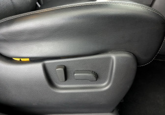 Подержанный автомобиль Nissan X-Trail 2010 года (22 фото)