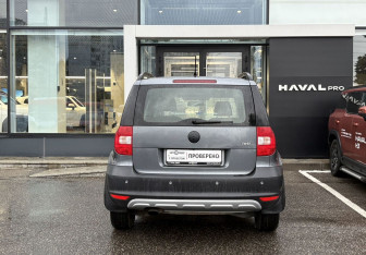 Подержанный автомобиль Skoda Yeti 2014 года (6 фото)