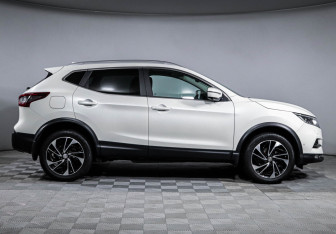 Подержанный автомобиль Nissan Qashqai 2021 года (4 фото)