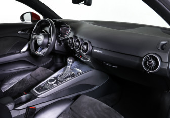 Подержанный автомобиль Audi TT Coupe 2015 года (11 фото)