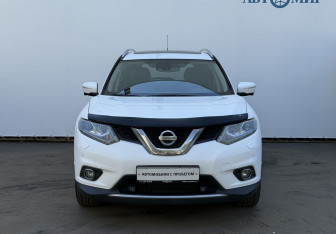 Подержанный автомобиль Nissan X-Trail 2015 года (2 фото)