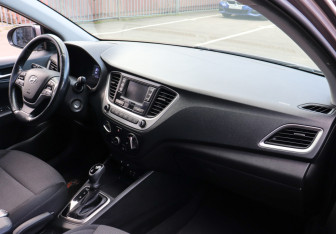 Подержанный автомобиль Hyundai Solaris Sedan 2018 года (8 фото)
