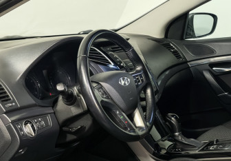 Подержанный автомобиль Hyundai i40 Sedan 2016 года (13 фото)