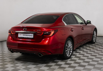 Подержанный автомобиль Infiniti Q50 2017 года (5 фото)