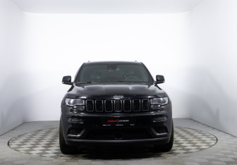 Подержанный автомобиль Jeep Grand Cherokee 2019 года (2 фото)