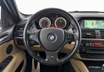Подержанный автомобиль BMW X6 M 2011 года (22 фото)