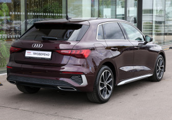 Подержанный автомобиль Audi A3 Hatchback 2021 года (5 фото)