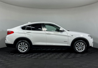 Подержанный автомобиль BMW X4 2016 года (6 фото)