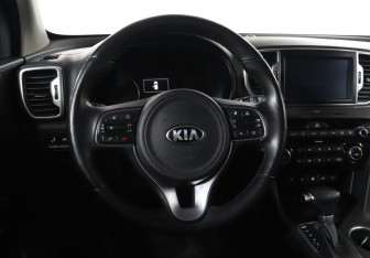 Подержанный автомобиль Kia Sportage 2017 года (18 фото)