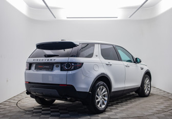 Подержанный автомобиль Land Rover Discovery Sport 2015 года (5 фото)