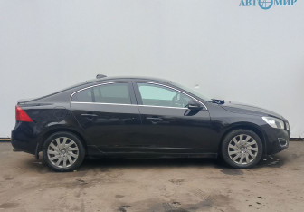 Подержанный автомобиль Volvo S60 2012 года (4 фото)