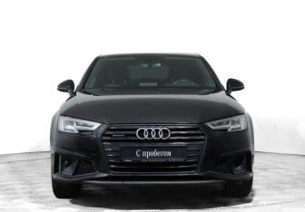 Подержанный автомобиль Audi A4 Sedan 2019 года (2 фото)