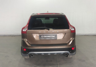 Подержанный автомобиль Volvo XC60 2012 года (5 фото)