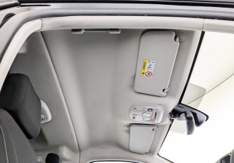 Подержанный автомобиль Peugeot Traveller 2021 года (23 фото)