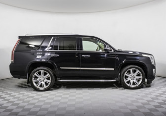 Подержанный автомобиль Cadillac Escalade Suv 2016 года (4 фото)