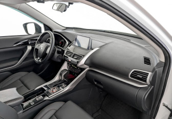 Подержанный автомобиль Mitsubishi Eclipse Cross 2022 года (11 фото)