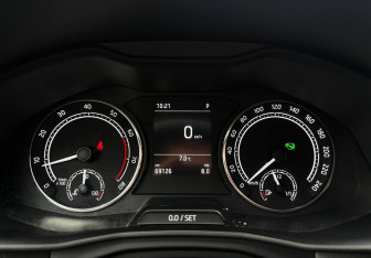 Подержанный автомобиль Skoda Rapid Liftback 2021 года (13 фото)