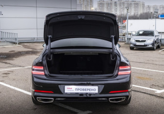 Подержанный автомобиль Genesis G80 2021 года (22 фото)