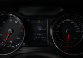 Подержанный автомобиль Audi A5 Coupe 2012 года (12 фото)