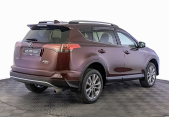 Подержанный автомобиль Toyota RAV4 2016 года (5 фото)