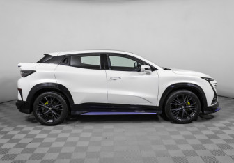 Подержанный автомобиль Changan UNI-T 2023 года (4 фото)