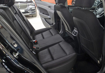 Подержанный автомобиль Hyundai Elantra Sedan 2018 года (12 фото)