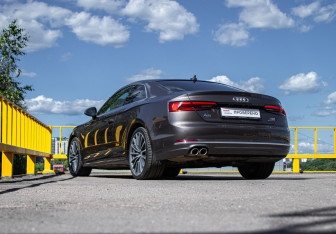 Подержанный автомобиль Audi A5 Coupe 2016 года (6 фото)