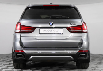 Подержанный автомобиль BMW X5 2017 года (4 фото)