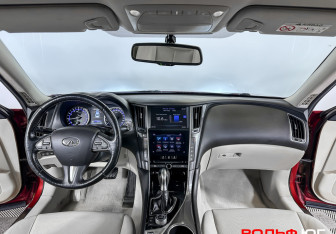 Подержанный автомобиль Infiniti Q50 2015 года (13 фото)