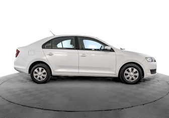 Подержанный автомобиль Skoda Rapid Liftback 2019 года (4 фото)