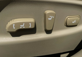Подержанный автомобиль Infiniti M Sedan 2012 года (16 фото)