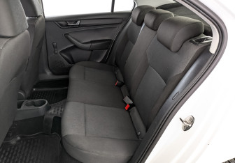 Подержанный автомобиль Skoda Rapid Liftback 2019 года (18 фото)