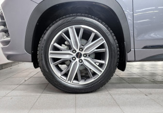 Подержанный автомобиль Exeed LX 2022 года (19 фото)