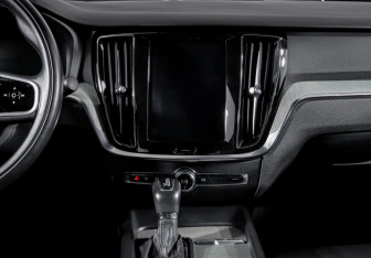 Подержанный автомобиль Volvo S60 2019 года (13 фото)