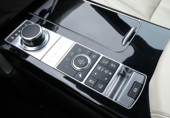 Подержанный автомобиль Land Rover Range Rover 2016 года (14 фото)