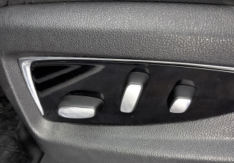 Подержанный автомобиль Cadillac Escalade Suv 2016 года (25 фото)