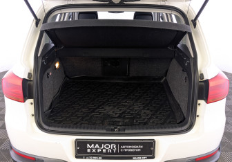 Подержанный автомобиль Volkswagen Tiguan 2012 года (10 фото)
