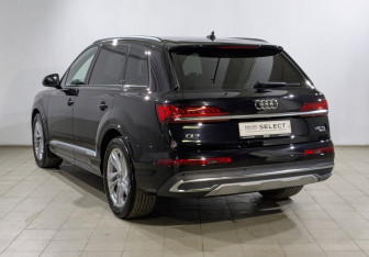 Подержанный автомобиль Audi Q7 2020 года (29 фото)