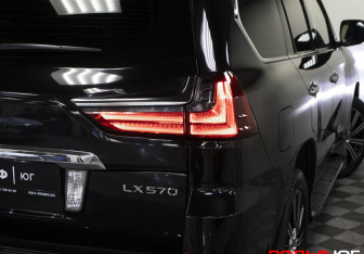 Подержанный автомобиль Lexus LX 2017 года (32 фото)